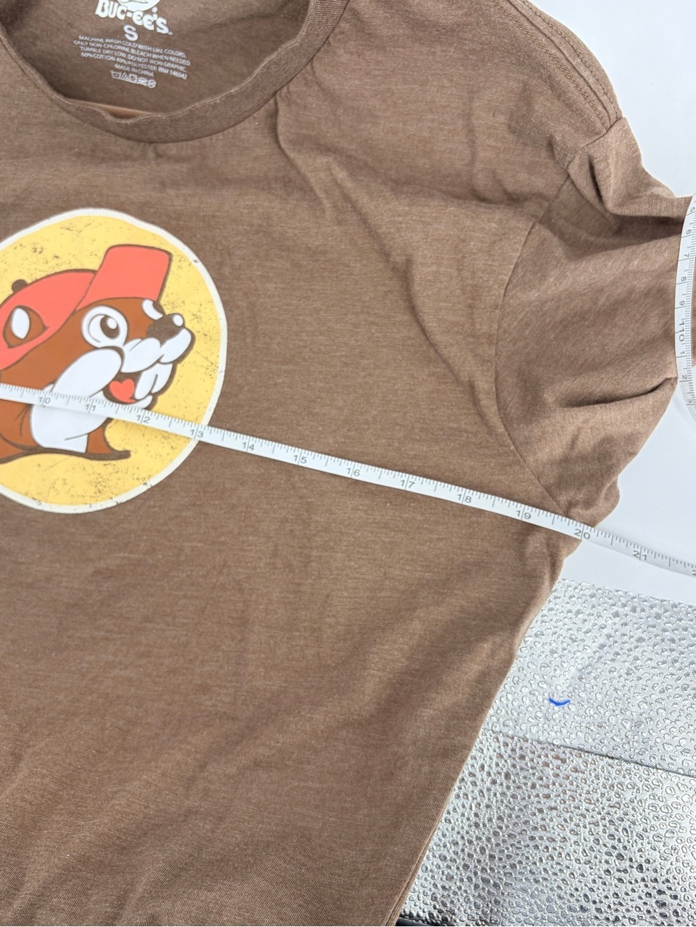 Follow Me To Buc-ee's Brown Graphic Tee with Buc-ee Beaver Logo Sz Small - Picture 5 of 5